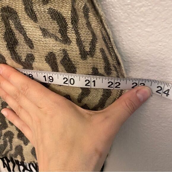 Accessori Italiani Scarf made in Italy lightweight animal, print fringe 72x22 - Picture 5 of 8